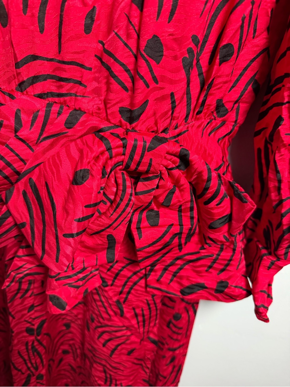 Vtg 100% Silk Red Patterned Long-Sleeve Midi Dress - Picture 6 of 10